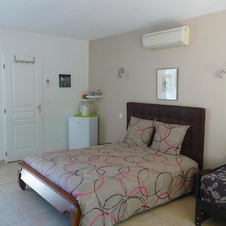 Villa Des Masques Aubais Δωμάτιο φωτογραφία