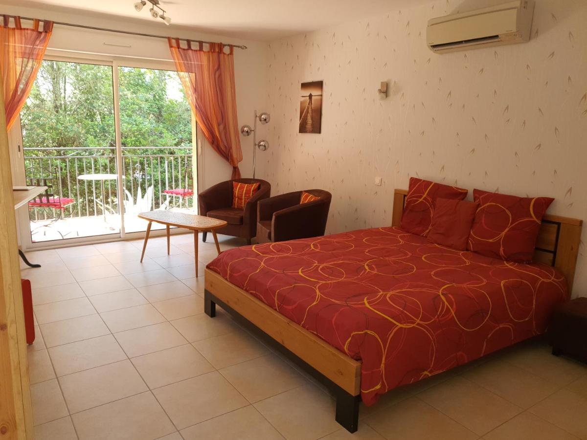 Villa Des Masques Aubais Εξωτερικό φωτογραφία