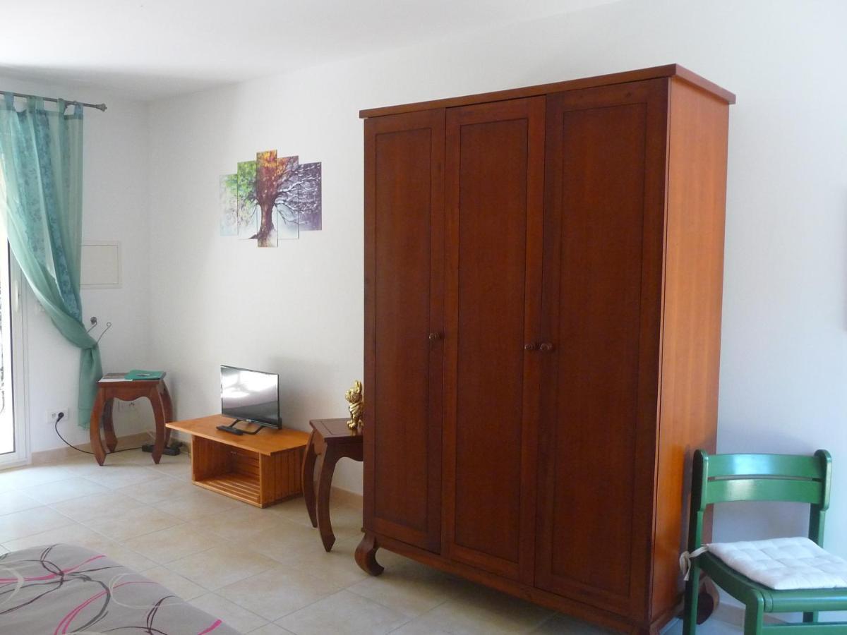Villa Des Masques Aubais Εξωτερικό φωτογραφία
