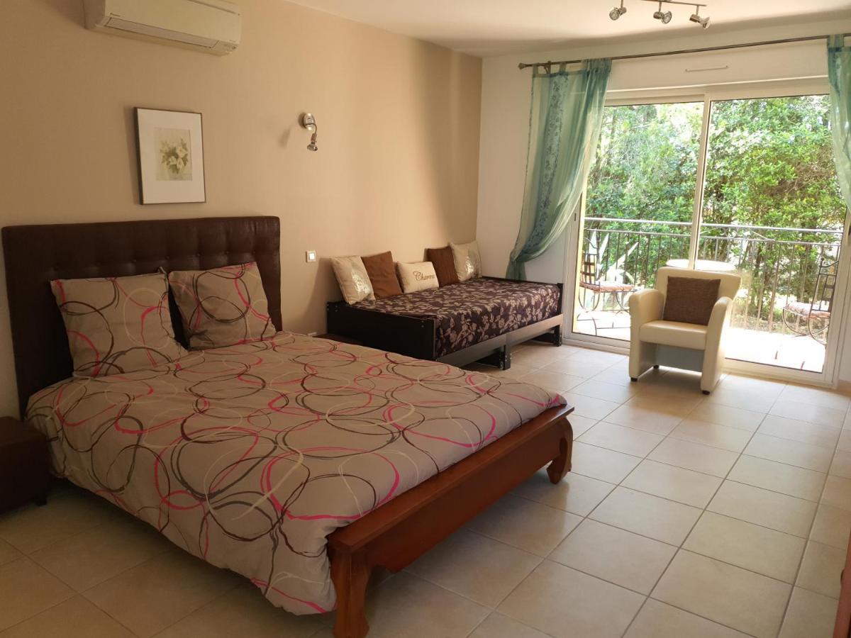 Villa Des Masques Aubais Εξωτερικό φωτογραφία