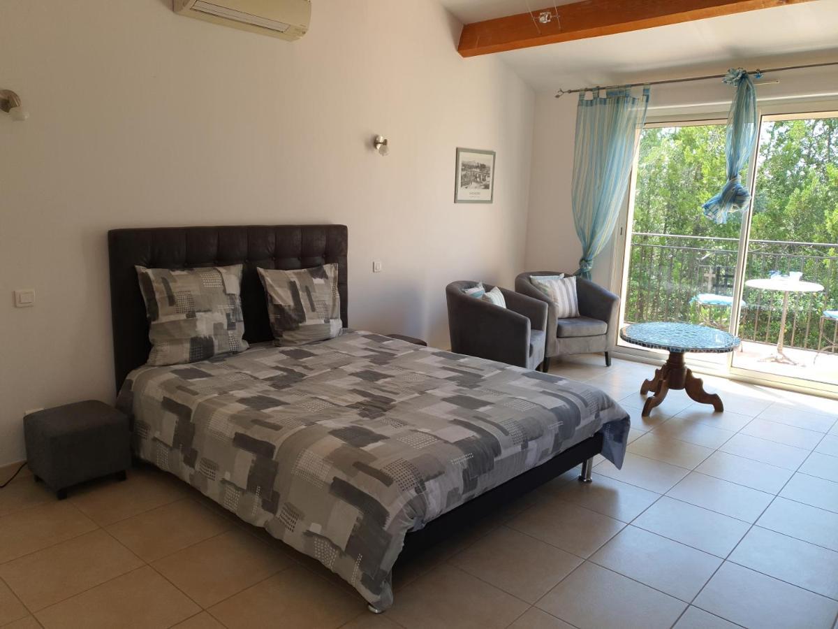Villa Des Masques Aubais Εξωτερικό φωτογραφία