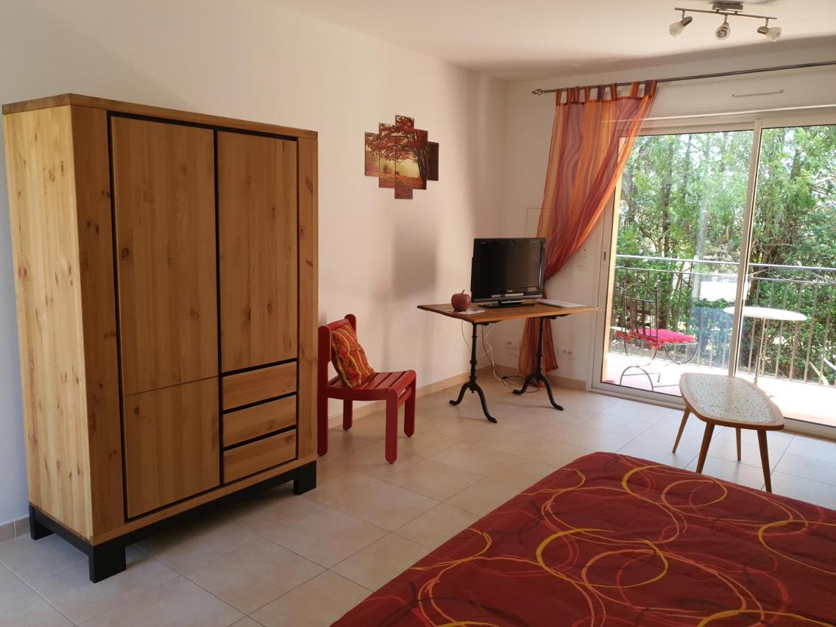 Villa Des Masques Aubais Εξωτερικό φωτογραφία
